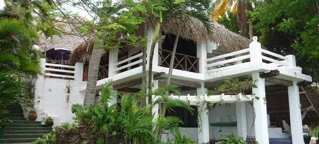 4 Bdrm Ocean Front BEACH HOUSE, Winner of Architecture Award, PUNTA BARCO