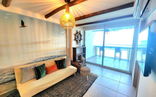 “Barefoot Living @ The Palms” – 1-Bed Beachfront- Steps from the Surf