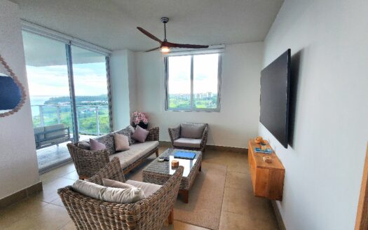 Luxury on the Edge of the Pacific