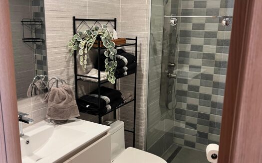 LIVE YOUR BEST LIFE AT THE PALMS 1 BED PLUS FLEX ROOM. OCEAN VIEWS