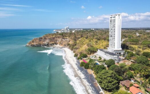 LIVE YOUR BEST LIFE AT THE PALMS 1 BED PLUS FLEX ROOM. OCEAN VIEWS